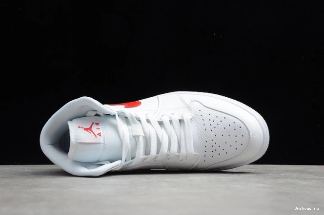 White Jordan BQ6472-106 Red University Mid (W) 1 0109